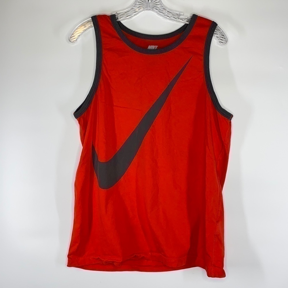 Nike Red Blue Regular Fit Sleeveless Shirt
